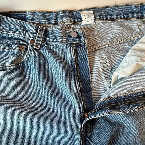 Levi’s Vintage 517 Boot Cut Denim Jeans Size 36x30 Frayed Hem Y2K Medium Wash - Picture 8 of 14